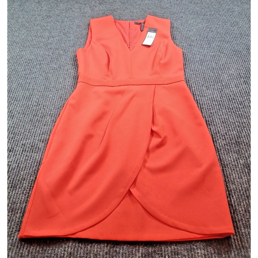 NWT BCBGâ MAXAZRIA SIZE 6 Coral Knee Length V-Neck Coral Zipper Back Front Slit